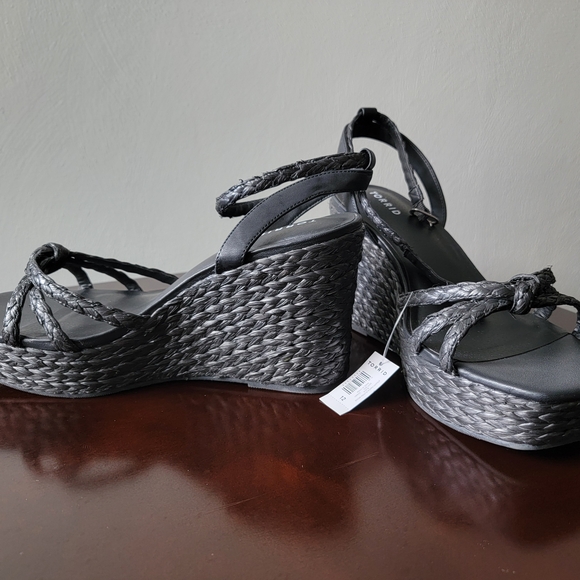 Torrid Black Wedge Sandals - Picture 8 of 10